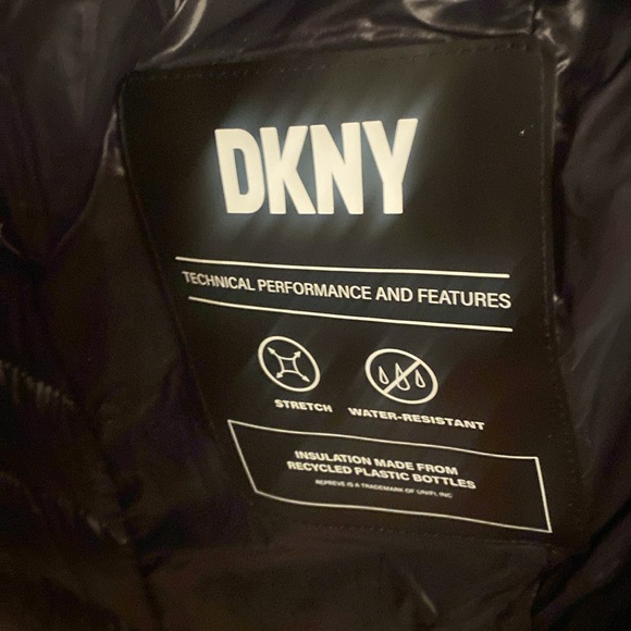 DKNY WOMEN’S BIB FRONT LIGHT WEIGHT PUFFER COAT NWT - Picture 14 of 16